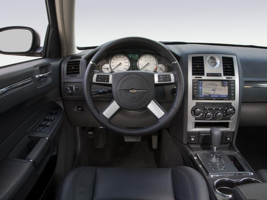  Chrysler 300C SRT8 2004 года  (EU) (фото 13 из 47)